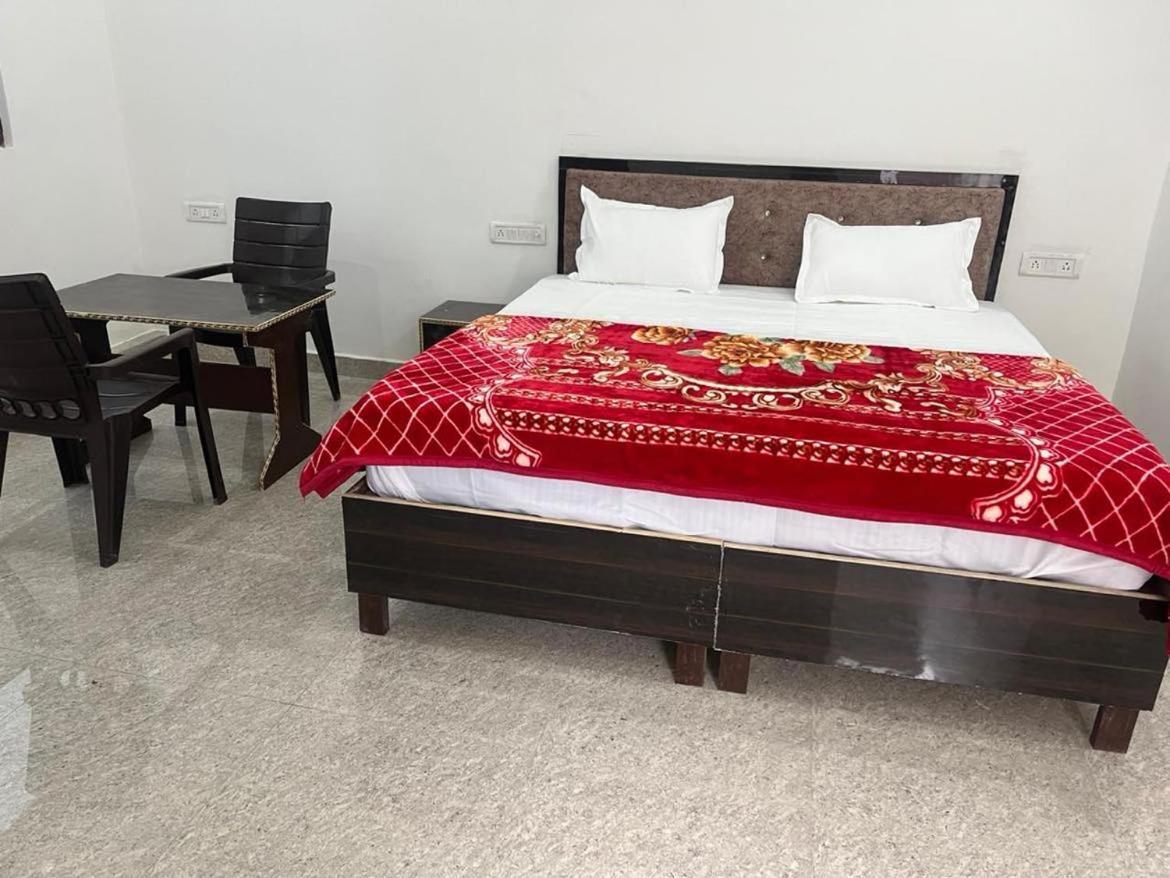 Indiana Home Stay Khajurāho Exteriör bild